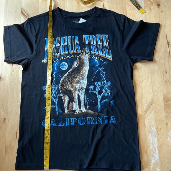 NWT 100% Cotton T-Shirt Moon and wolf design, black t-shirt - Picture 6 of 6